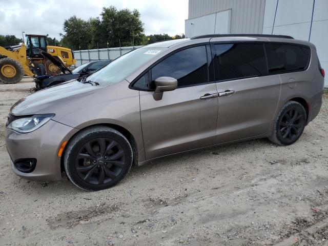 chrysler pacifica t 2018 2c4rc1fg3jr237193