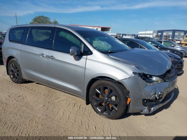 chrysler pacifica 2018 2c4rc1fg3jr352795