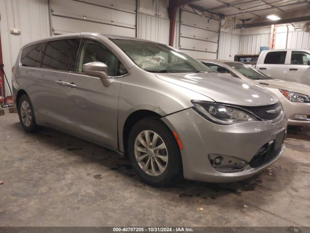 chrysler pacifica 2018 2c4rc1fg5jr113328