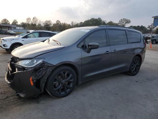 chrysler pacifica t 2019 2c4rc1fg8kr548832