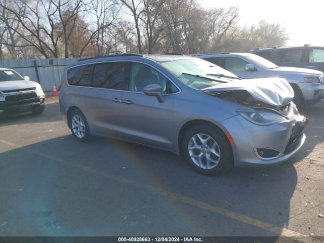 chrysler pacifica 2018 2c4rc1fg9jr126423