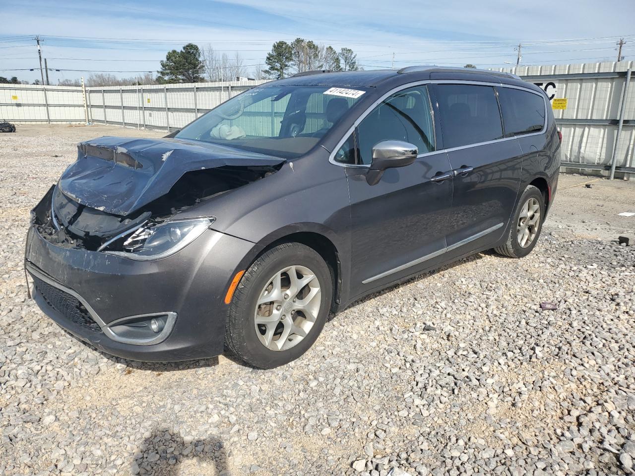 chrysler pacifica 2017 2c4rc1fgxhr500497