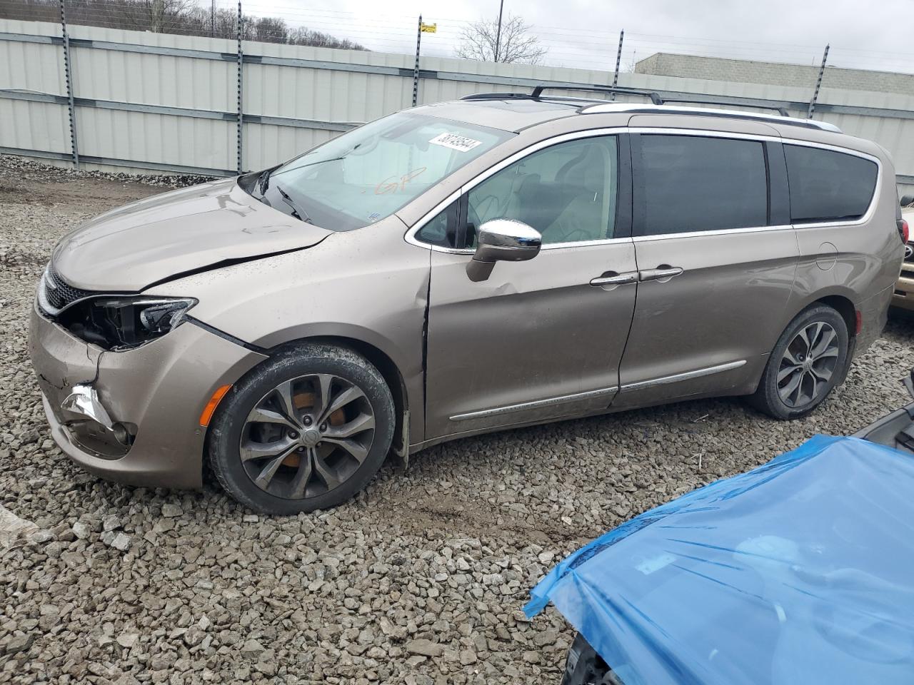 chrysler pacifica 2017 2c4rc1gg1hr645233