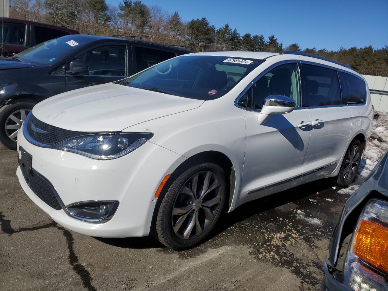 chrysler pacifica 2018 2c4rc1gg1jr226403