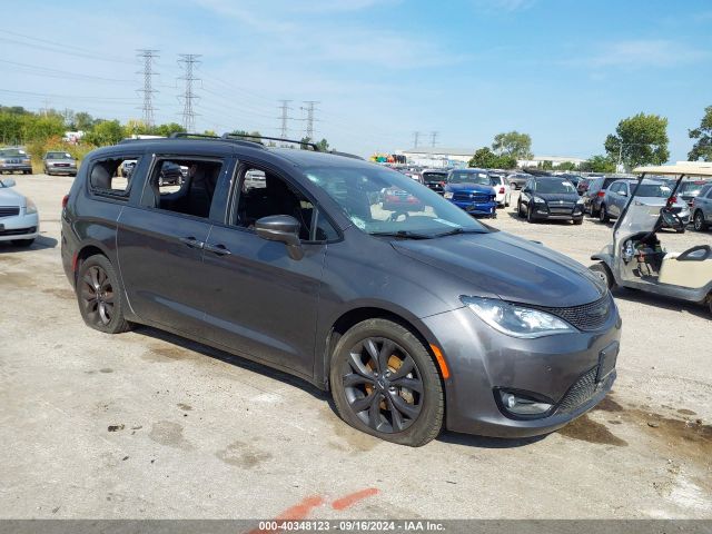 chrysler pacifica 2018 2c4rc1gg1jr287122