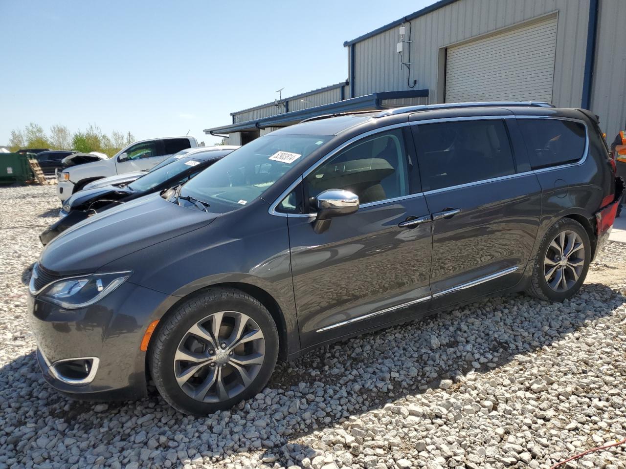 chrysler pacifica 2018 2c4rc1gg7jr351034