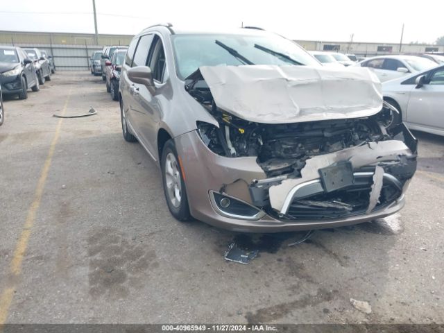 chrysler pacifica 2018 2c4rc1l73jr133467