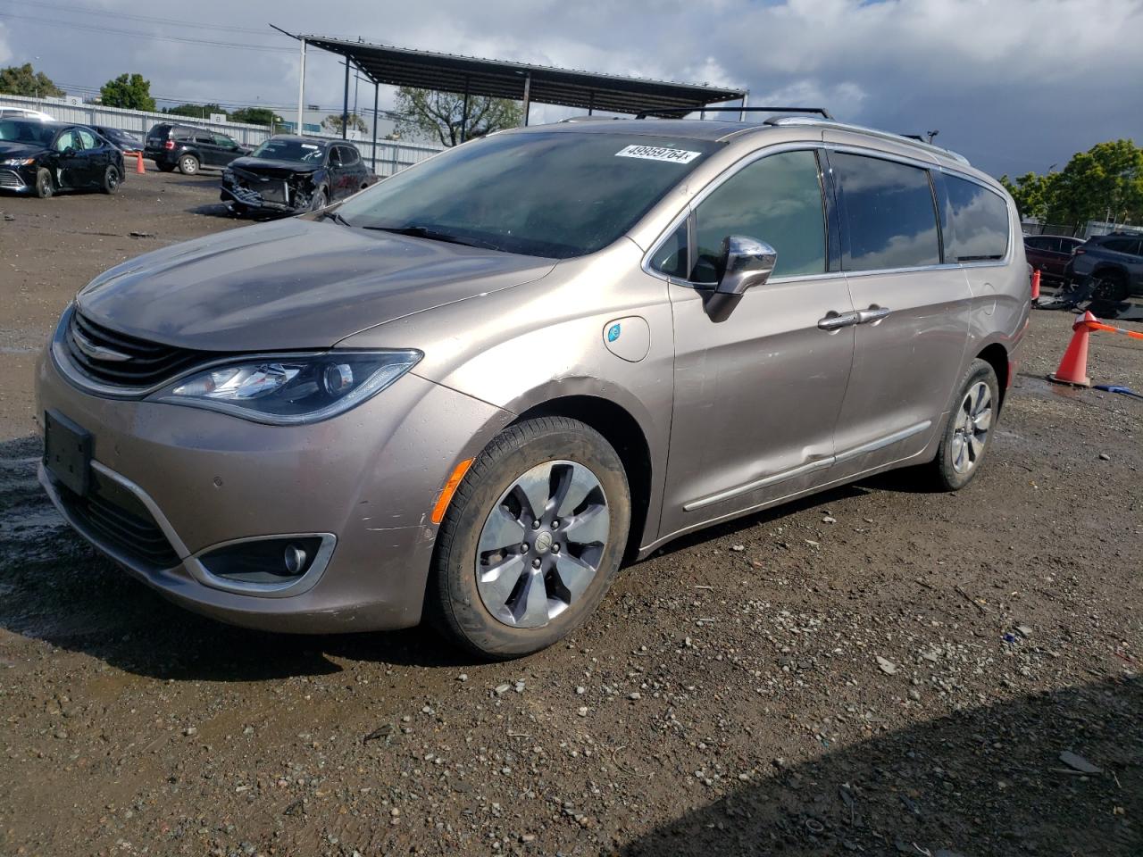 chrysler pacifica 2018 2c4rc1n72jr213517