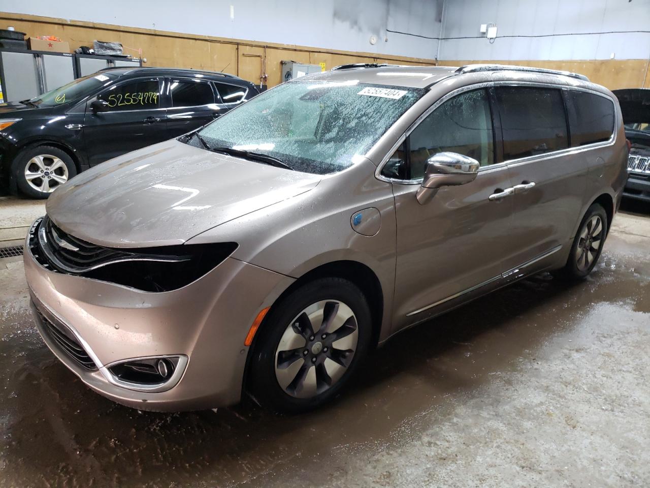 chrysler pacifica 2018 2c4rc1n75jr168427