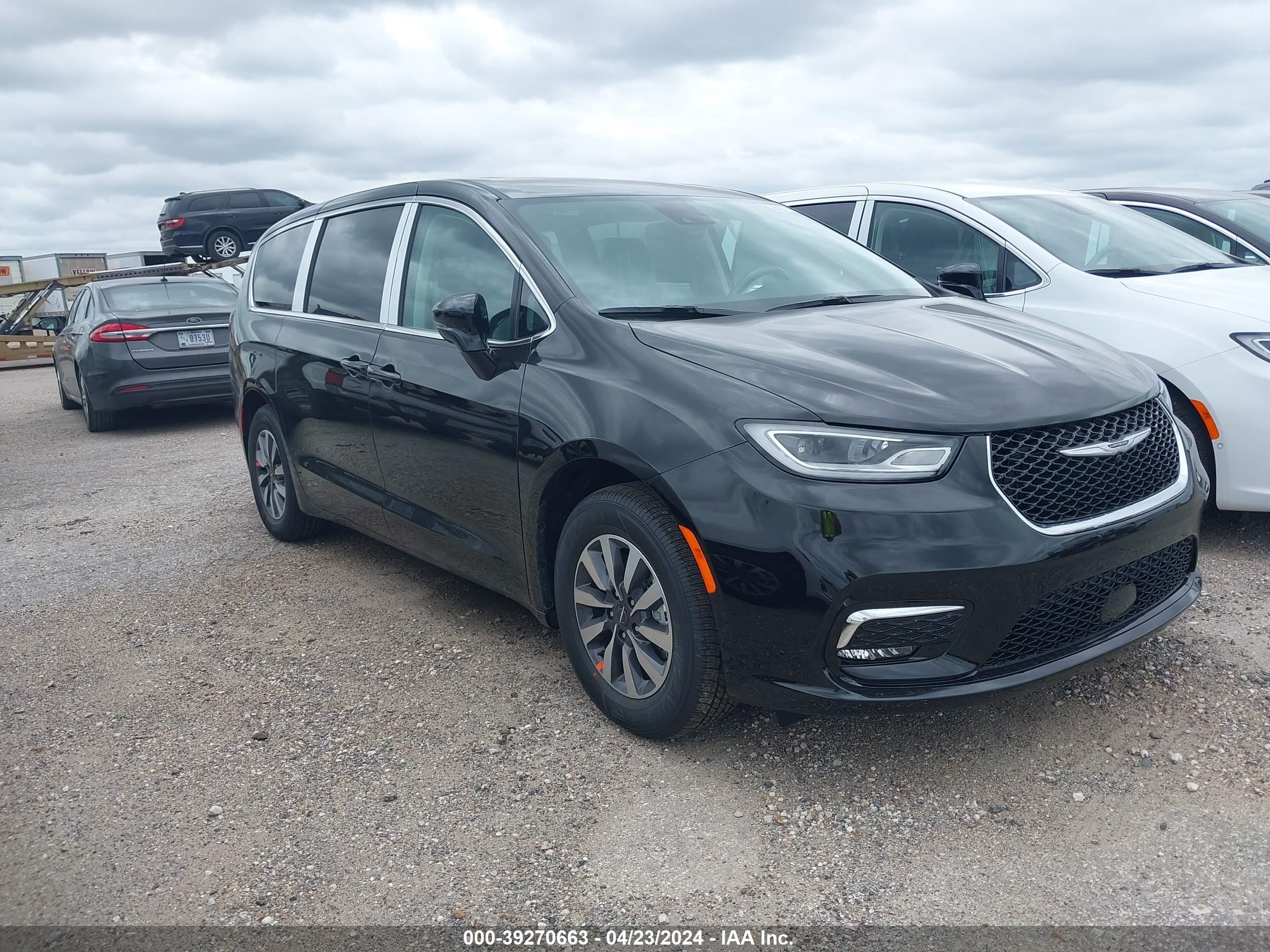 chrysler pacifica 2024 2c4rc1s71rr147252