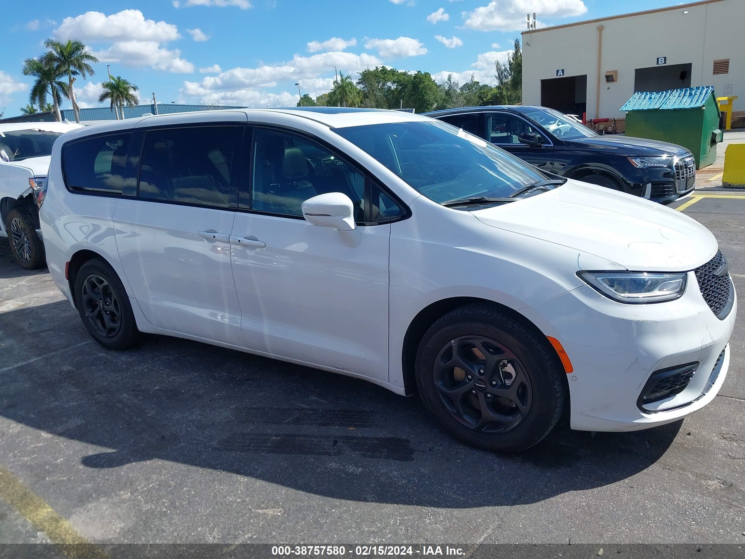 chrysler pacifica 2022 2c4rc1s74nr129967