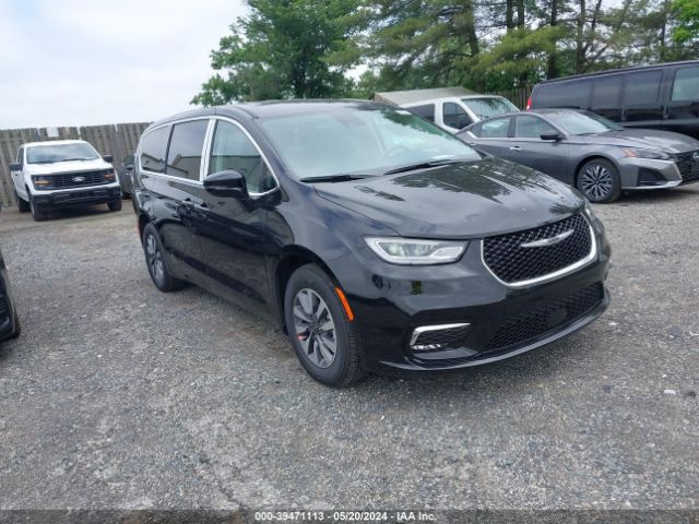 chrysler pacifica hybrid 2024 2c4rc1s79rr153221