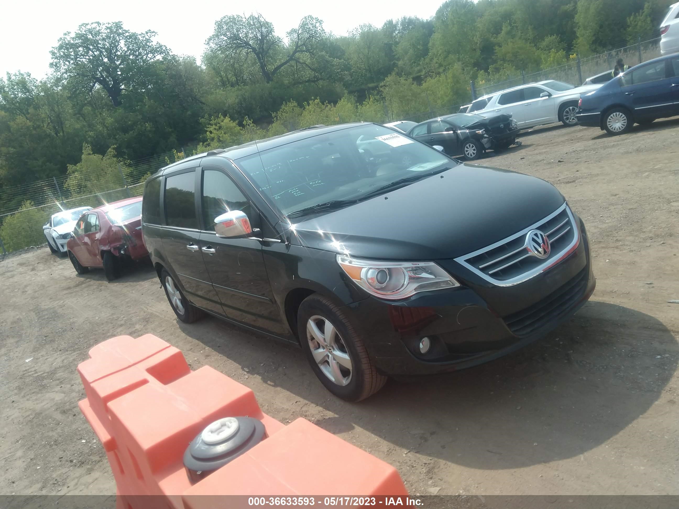 volkswagen routan 2014 2c4rvadg1er134793