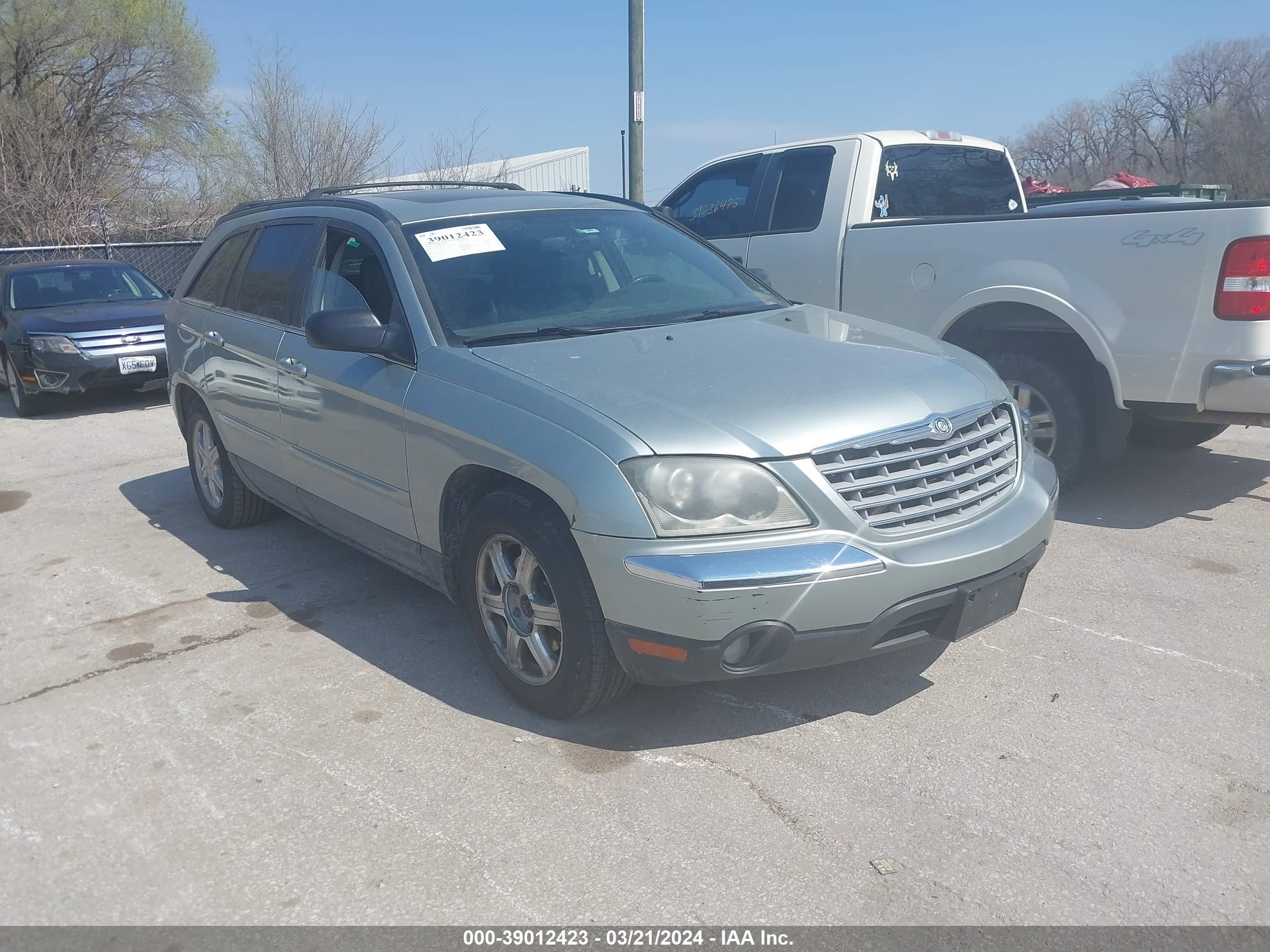 chrysler pacifica 2004 2c8gf68414r333535