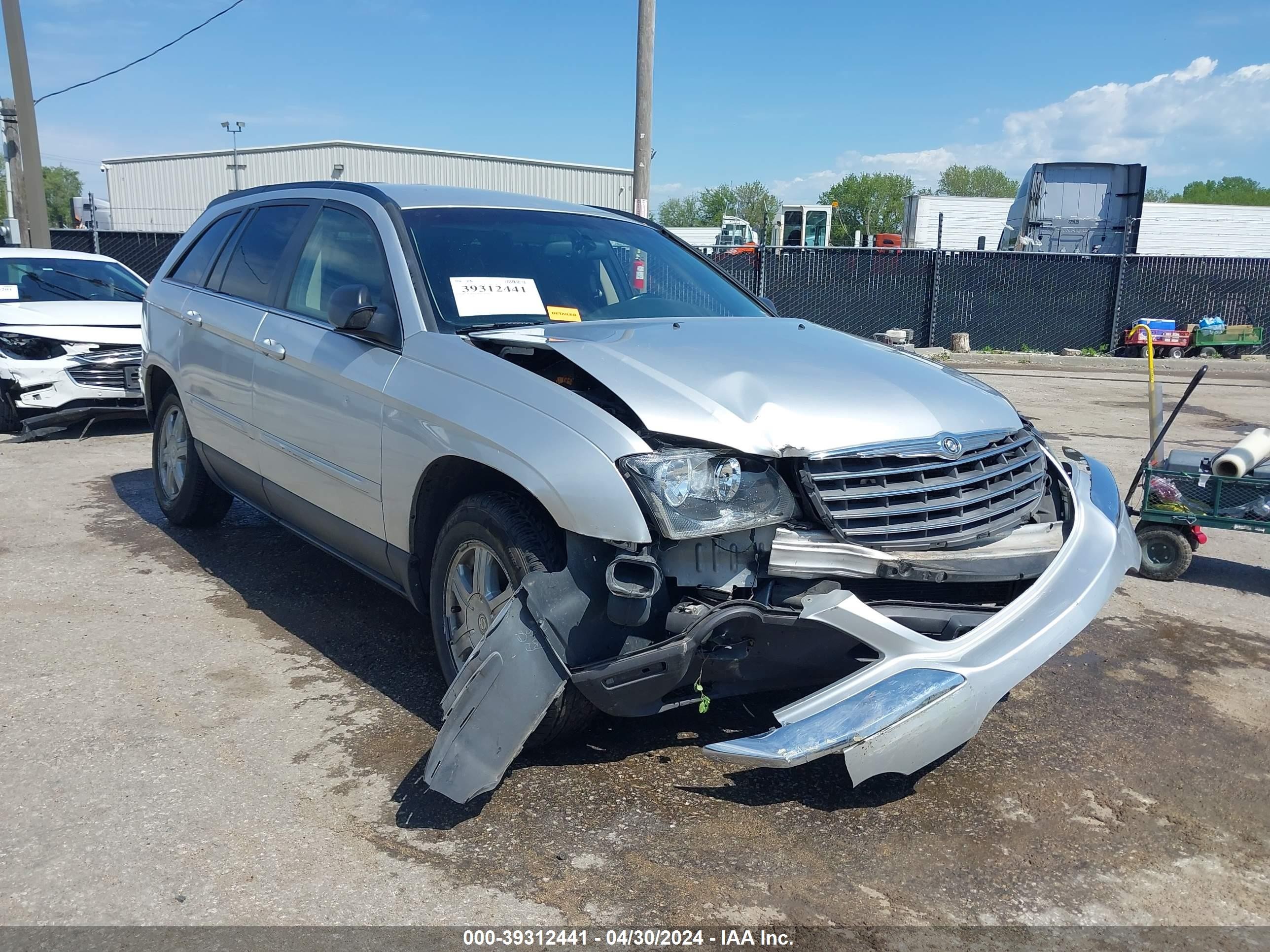 chrysler pacifica 2005 2c8gf68495r455111