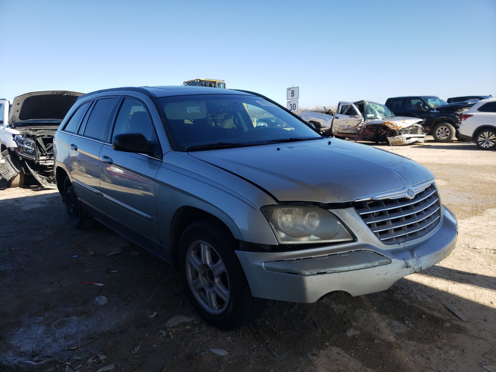 chrysler pacifica 2004 2c8gm68414r590619