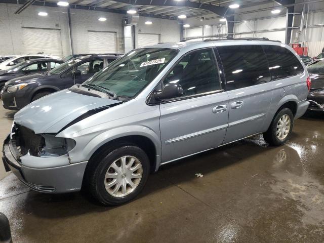 chrysler town & cou 2003 2c8gp44l83r197157