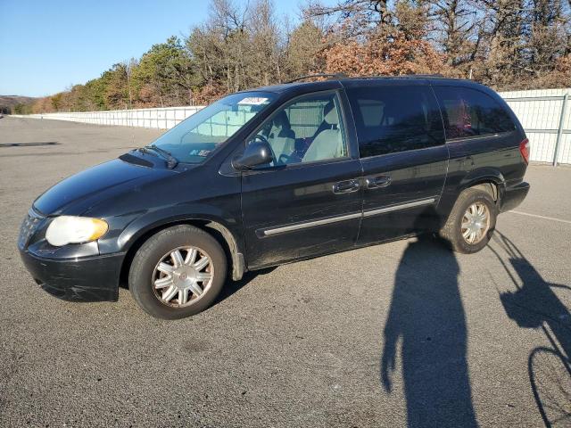 chrysler town & cou 2005 2c8gp54l25r575451