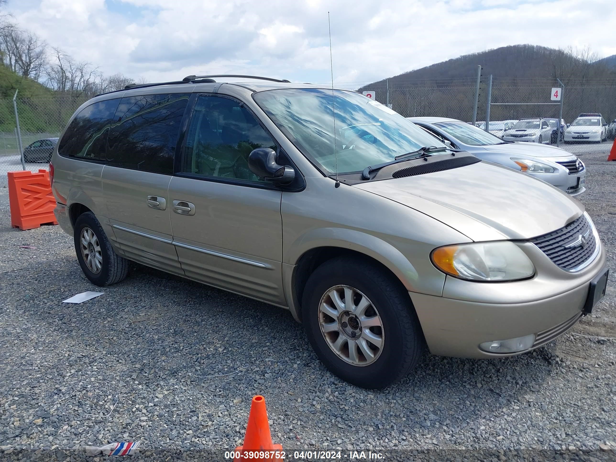 chrysler town & country 2003 2c8gp54l33r238624