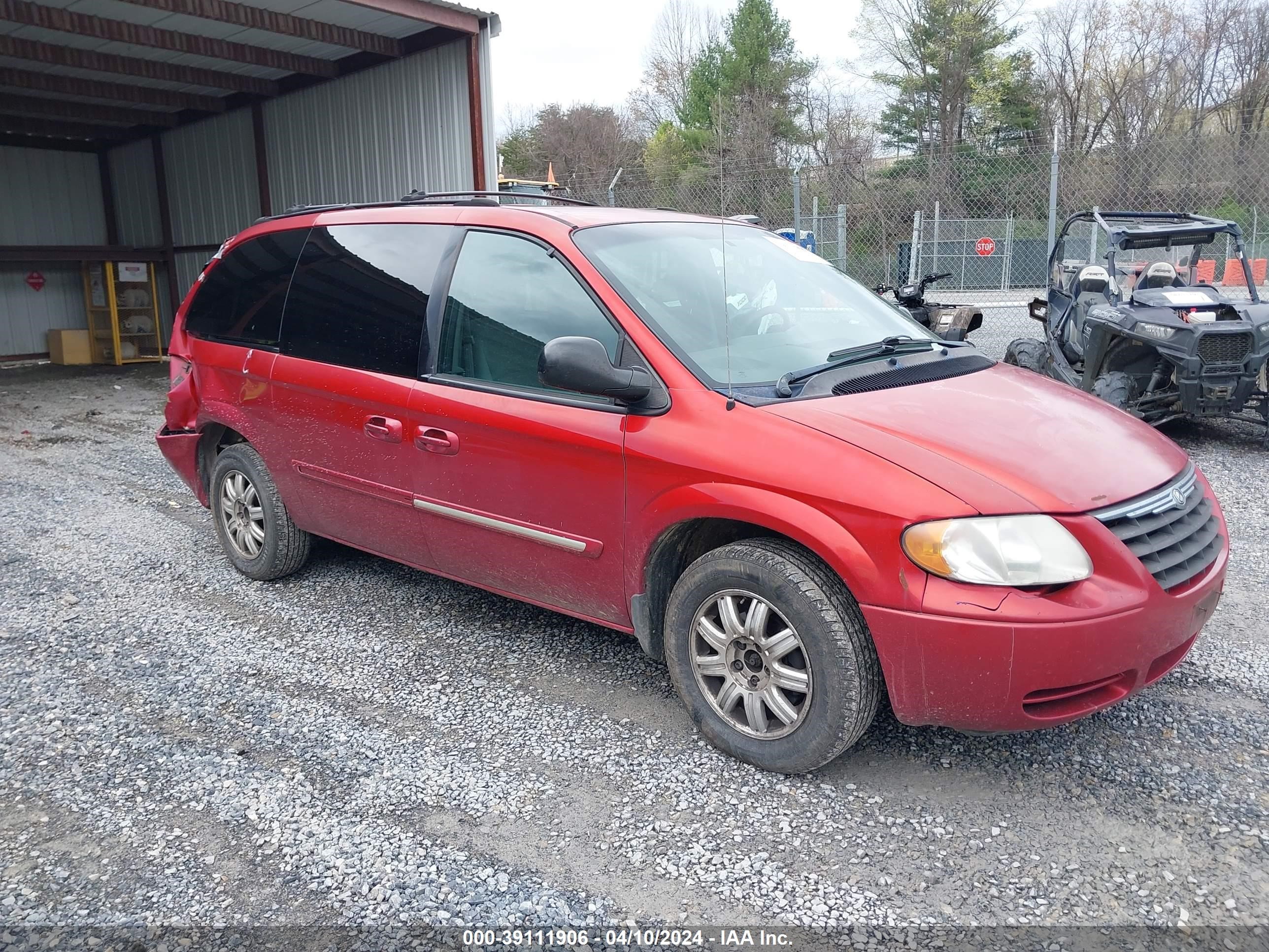 chrysler town & country 2005 2c8gp54l35r103212