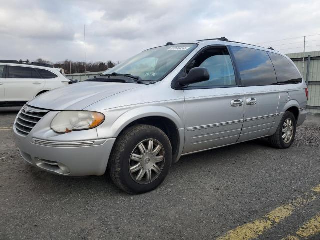 chrysler town & cou 2005 2c8gp54l35r512097