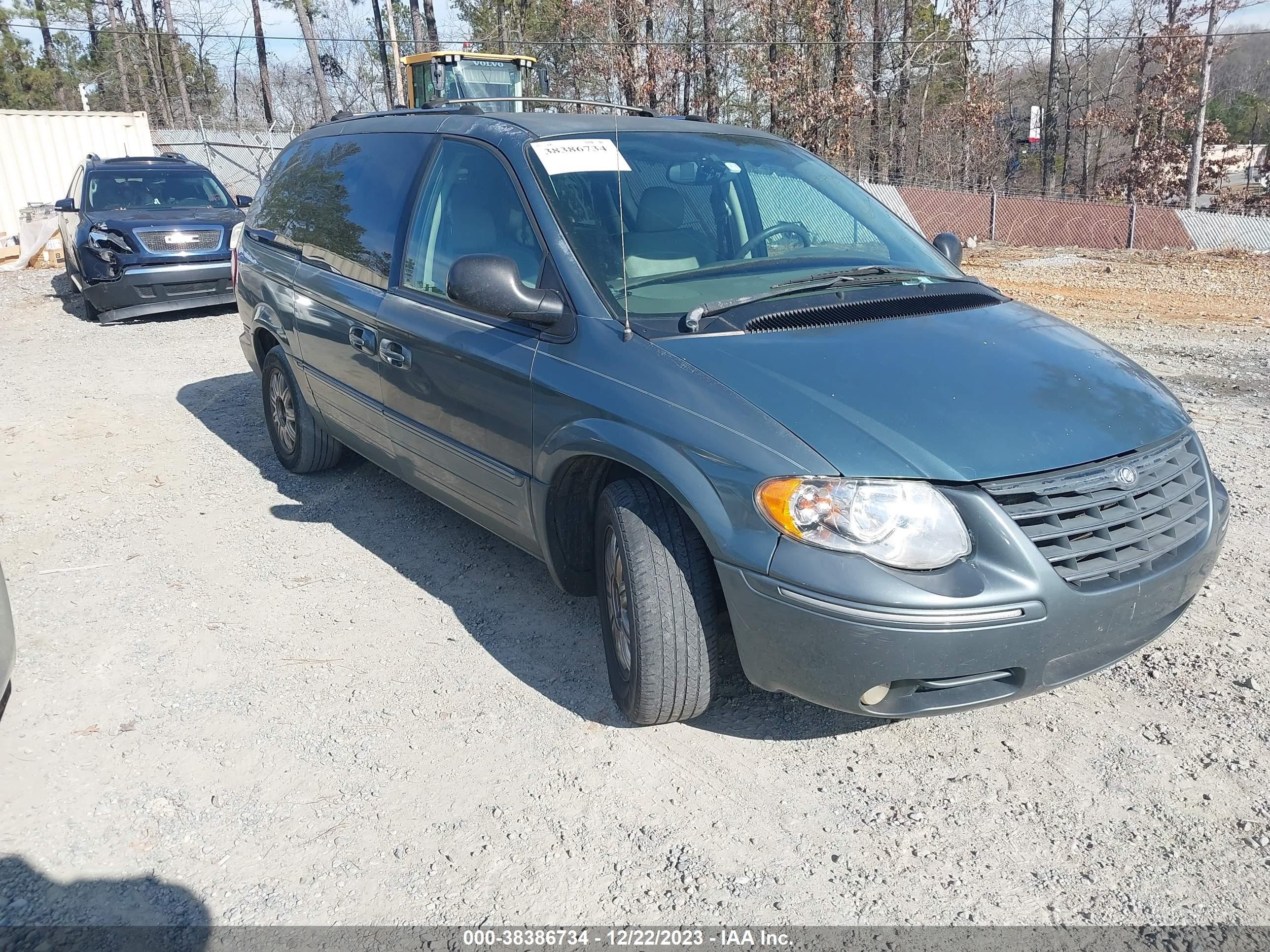 chrysler town & country 2005 2c8gp64l35r190485