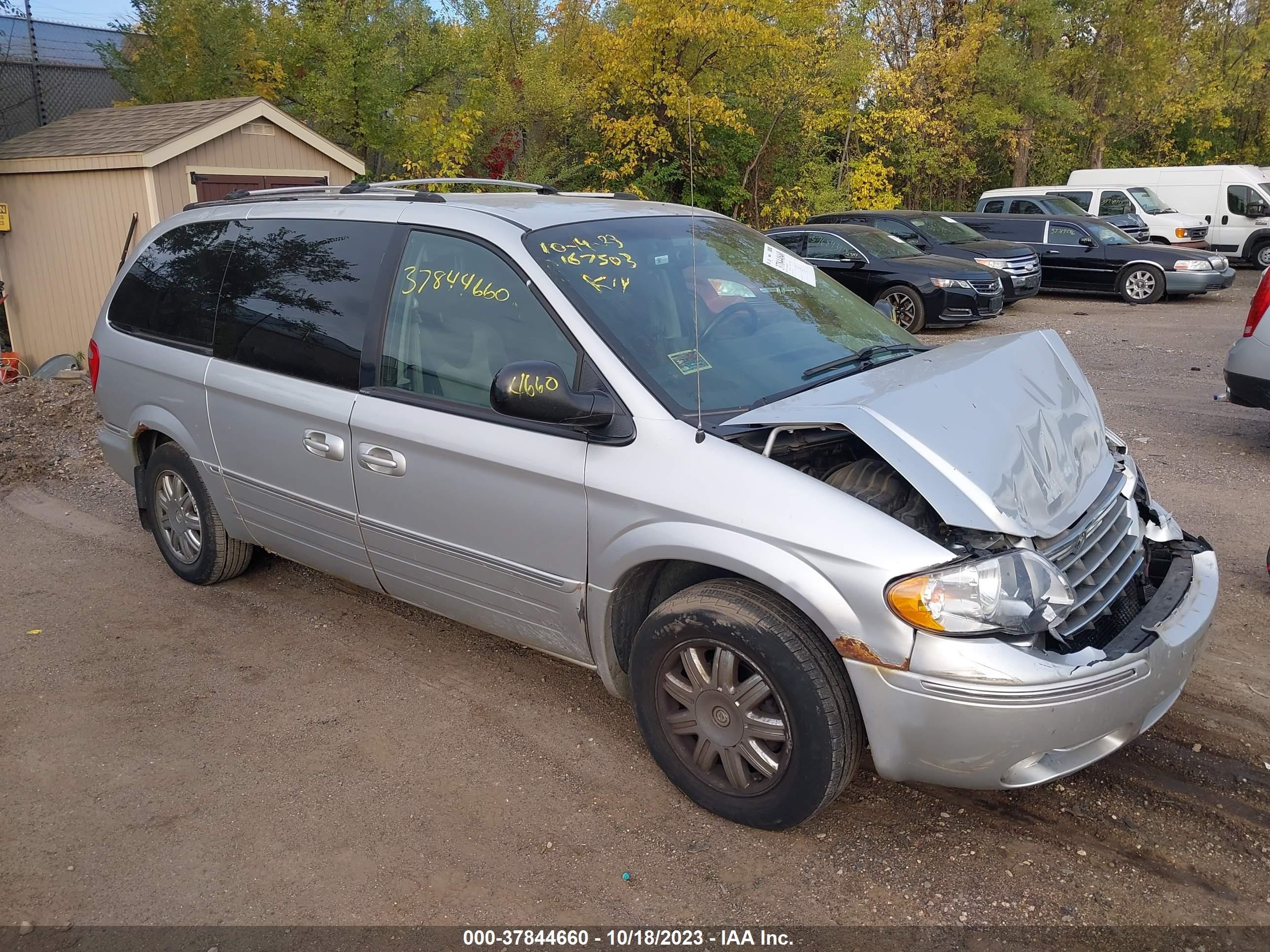 chrysler town & country 2005 2c8gp64lx5r479170