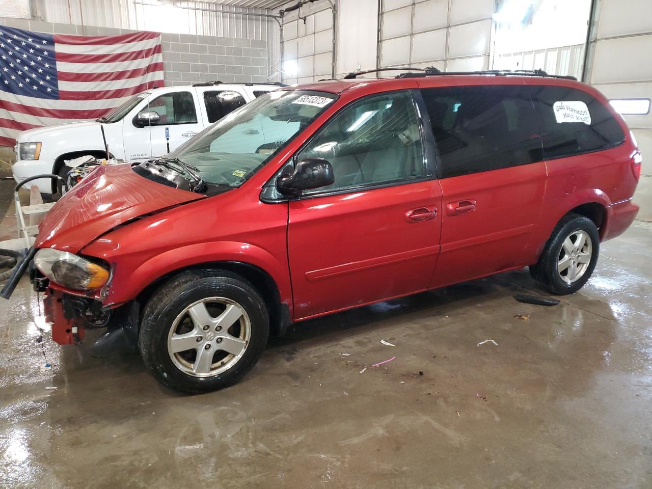 dodge caravan 2005 2d4gp44l05r104106