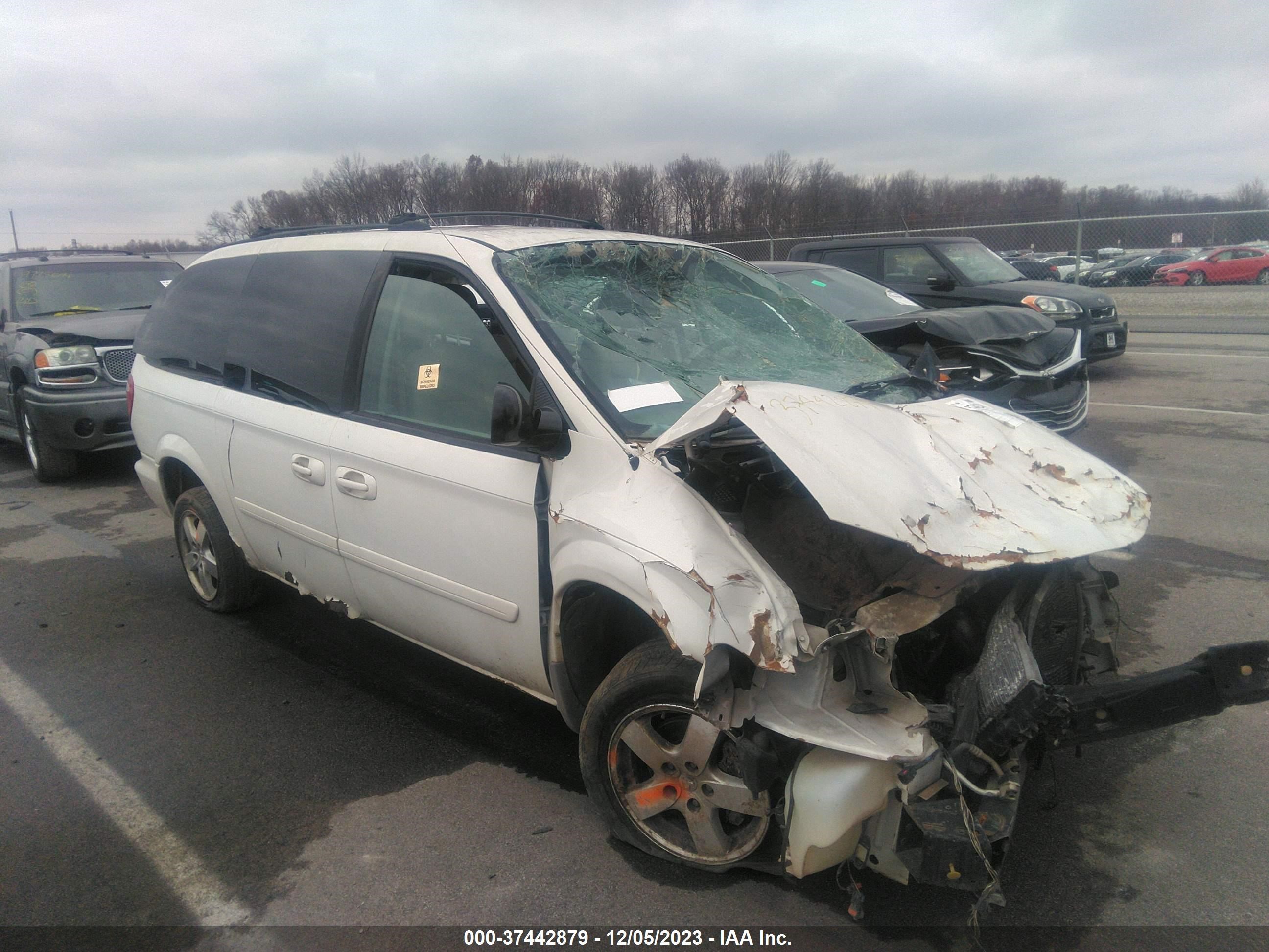 dodge caravan 2006 2d4gp44l06r640183