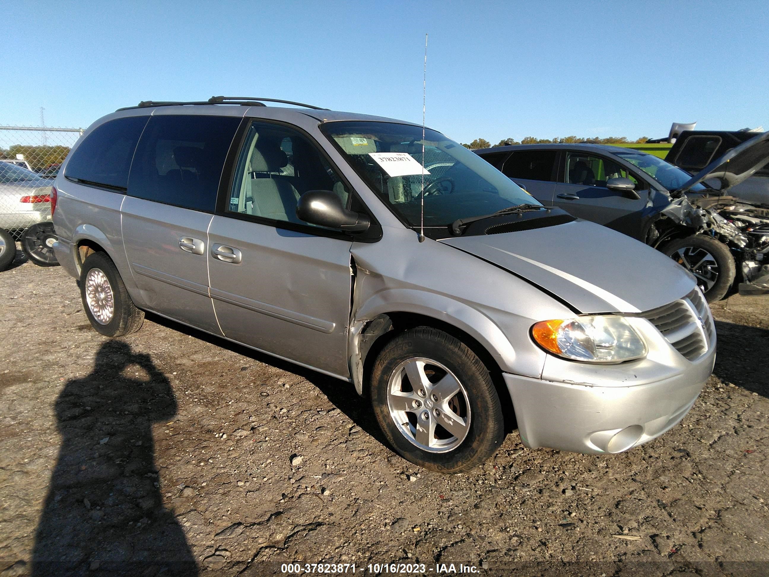 dodge caravan 2007 2d4gp44l07r110295