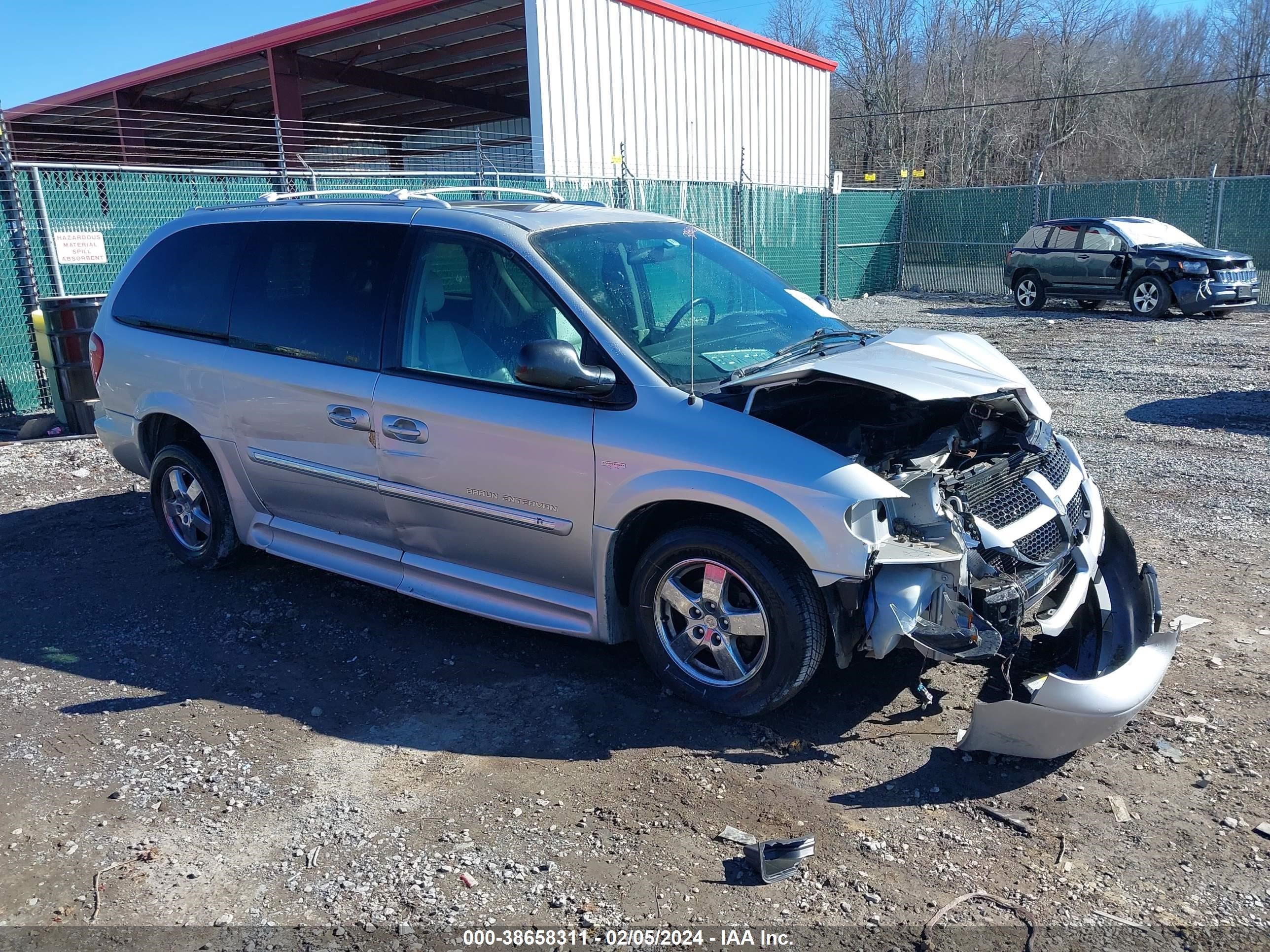 dodge caravan 2004 2d4gp44l24r533911