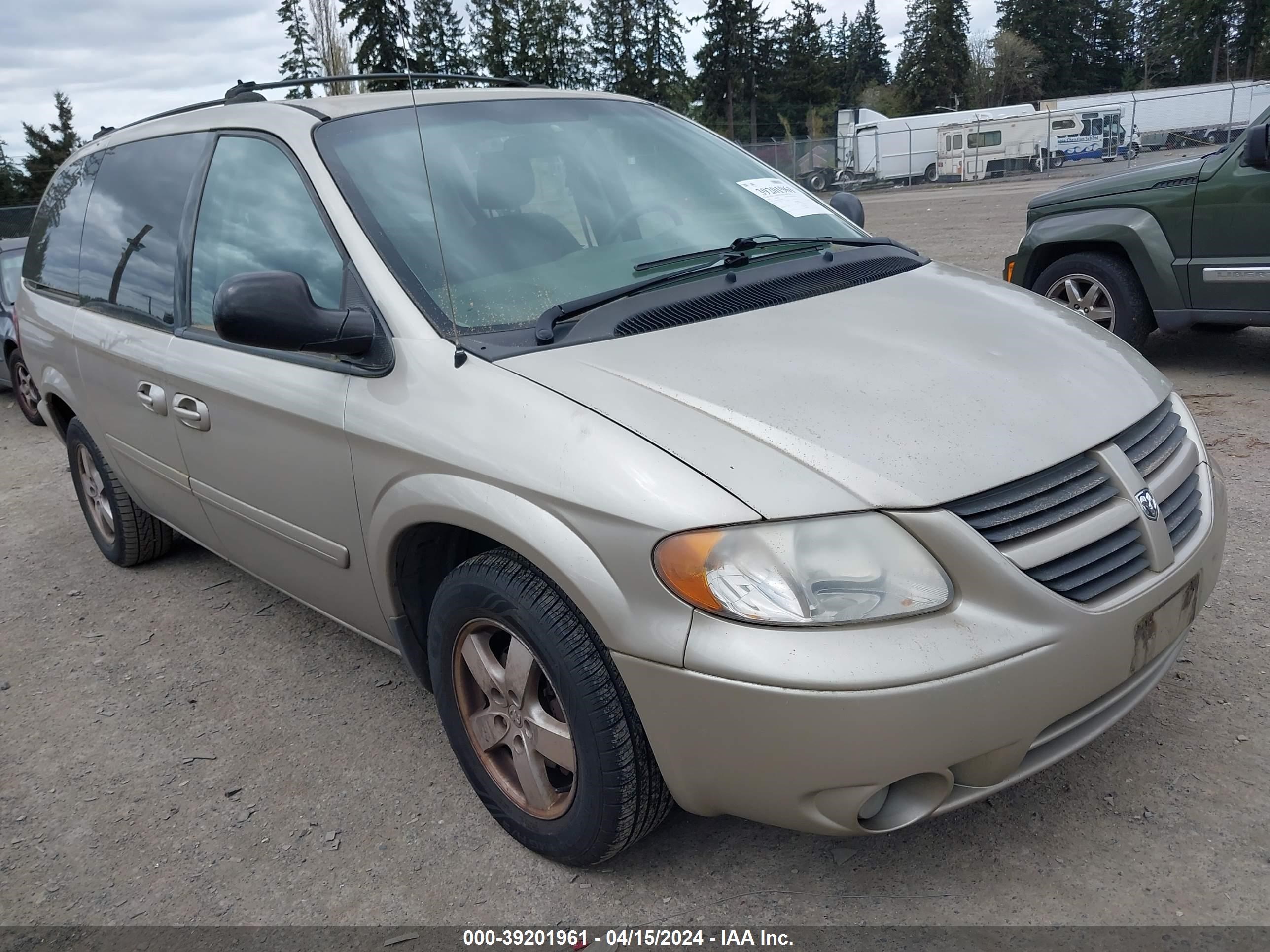 dodge caravan 2005 2d4gp44l35r218780