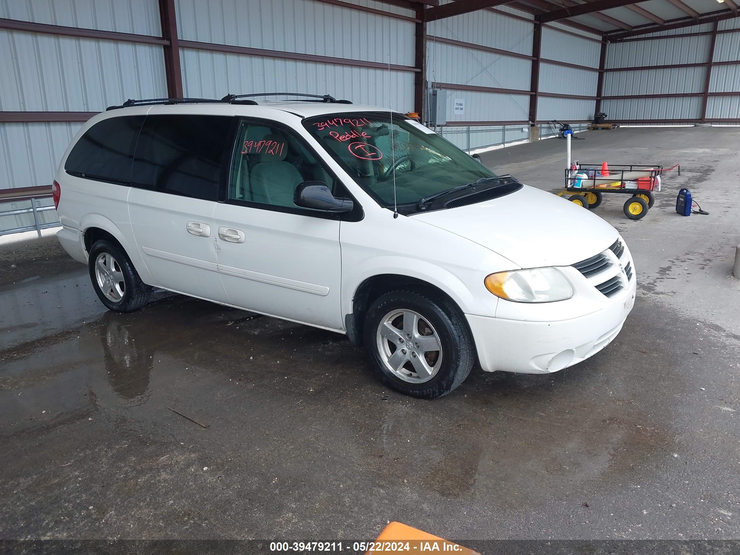 dodge caravan 2005 2d4gp44l35r282818