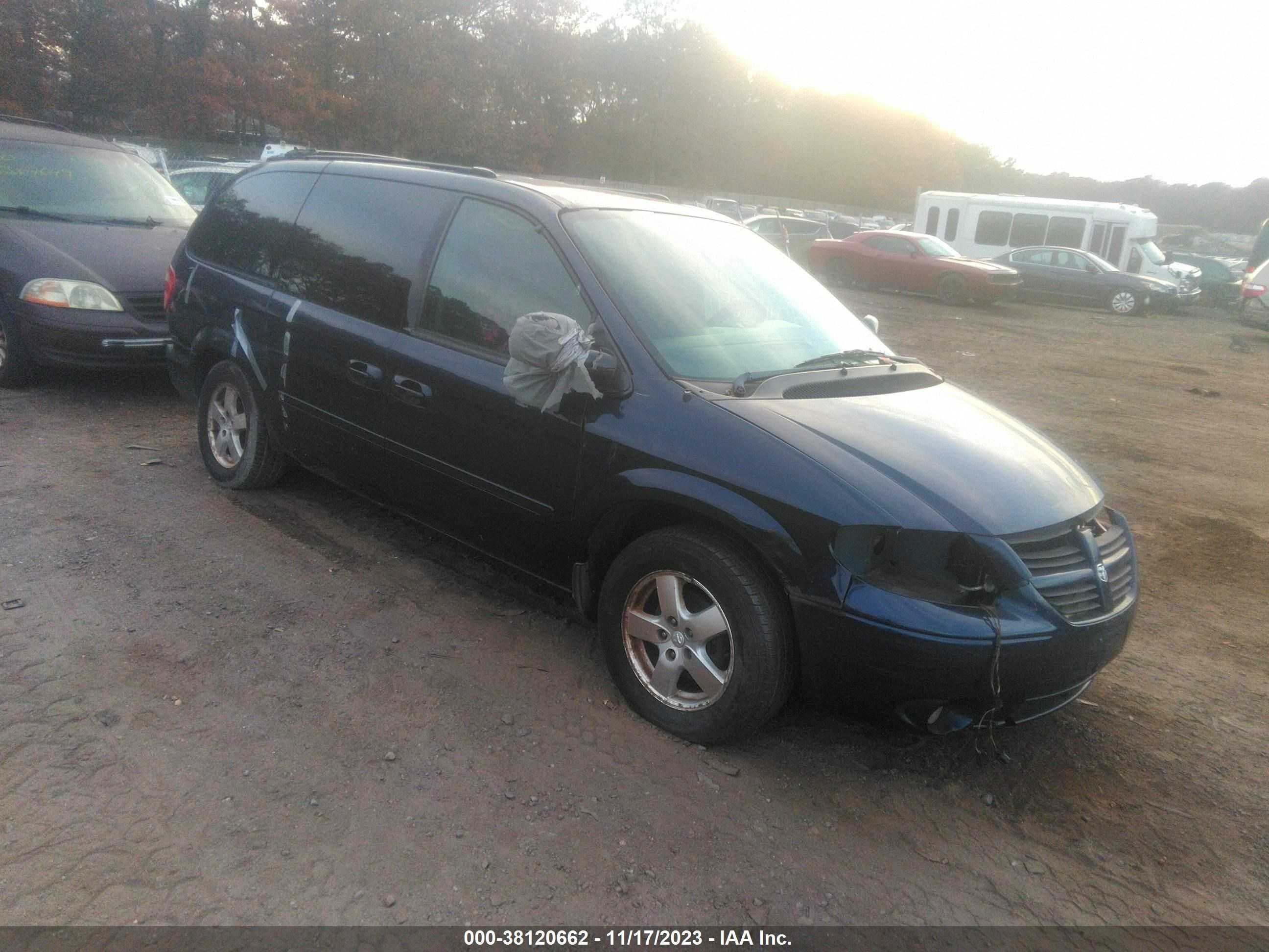 dodge caravan 2005 2d4gp44l55r117725