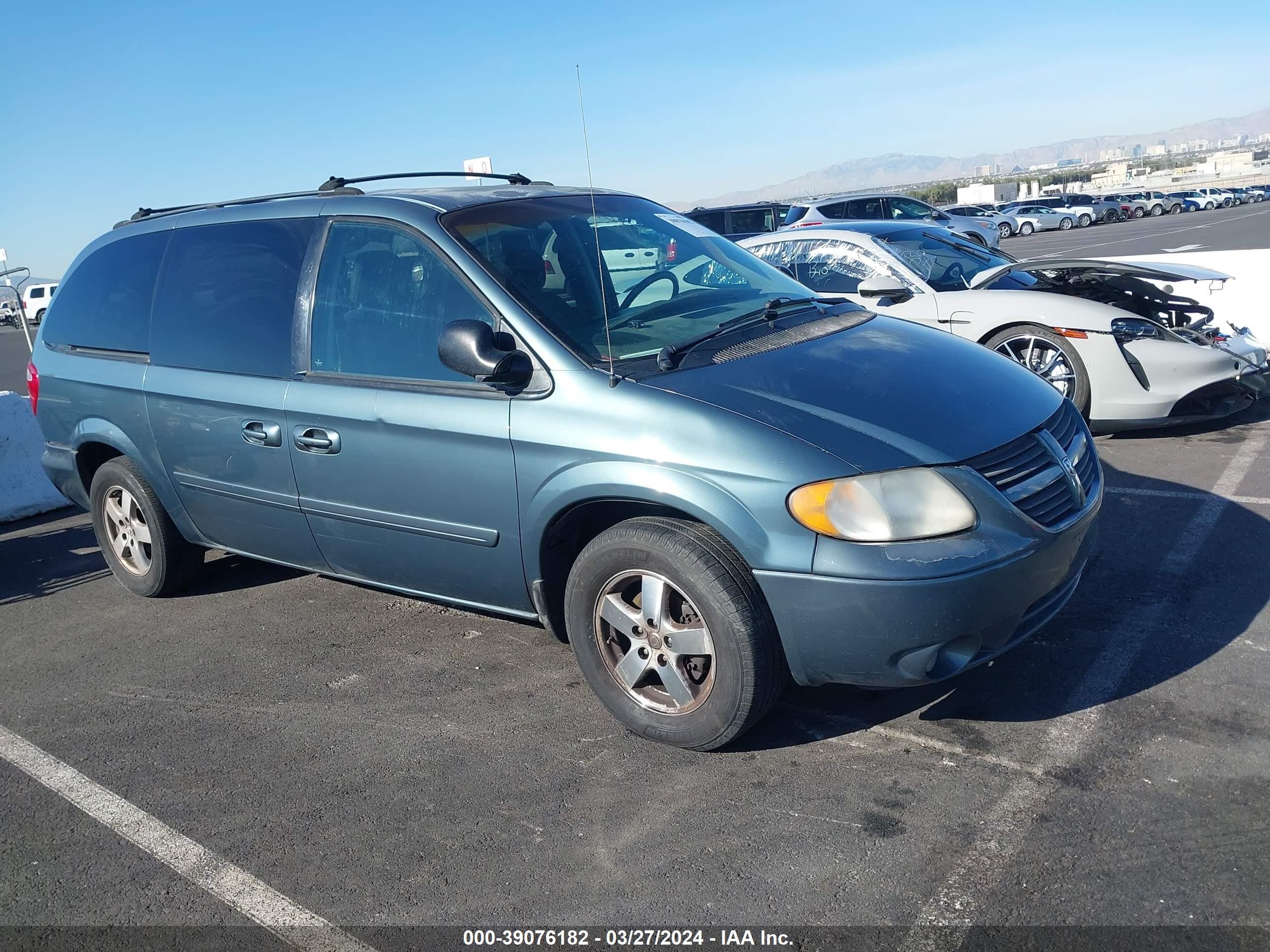 dodge caravan 2005 2d4gp44l55r529157