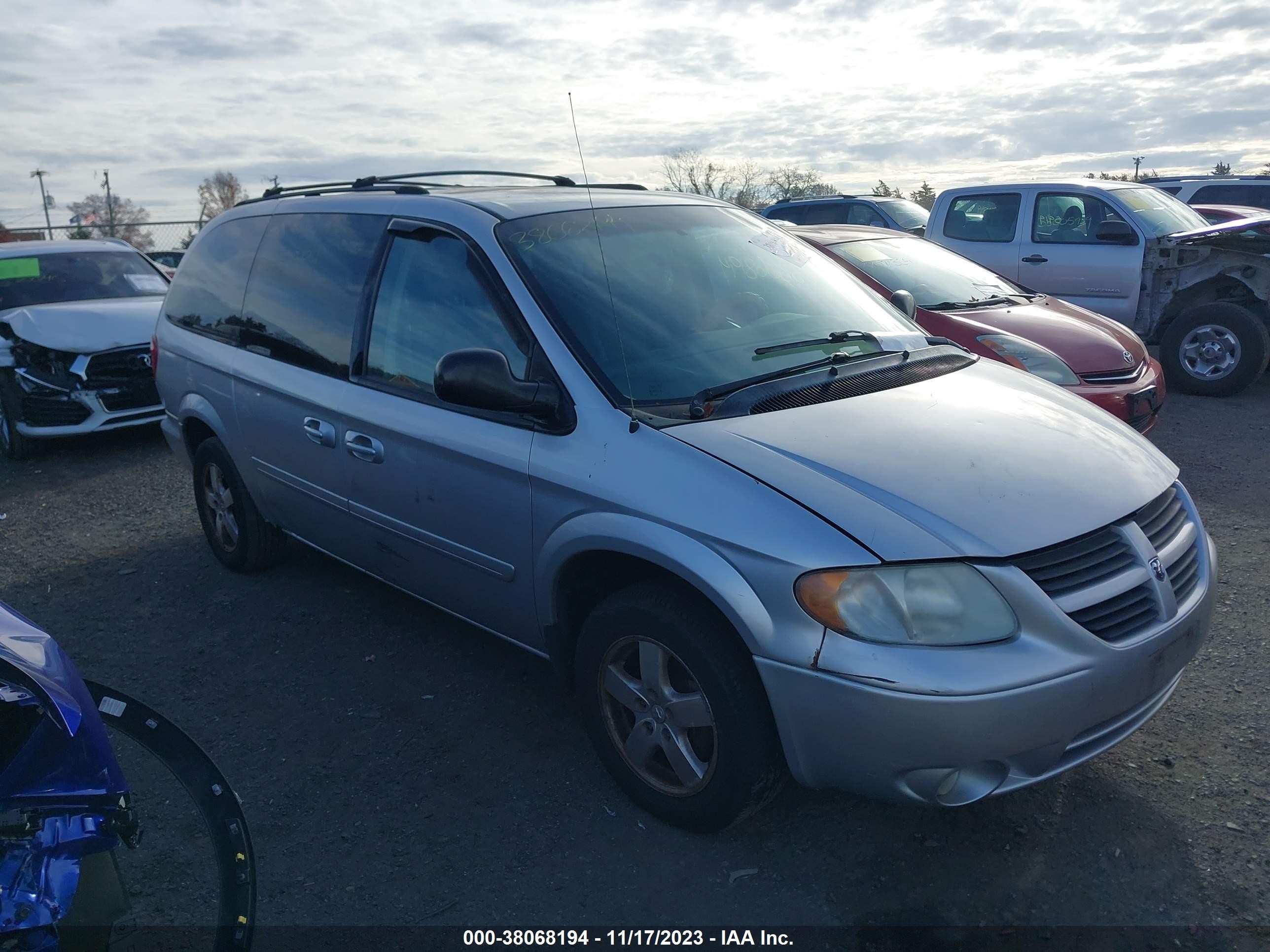 dodge caravan 2007 2d4gp44l67r333148