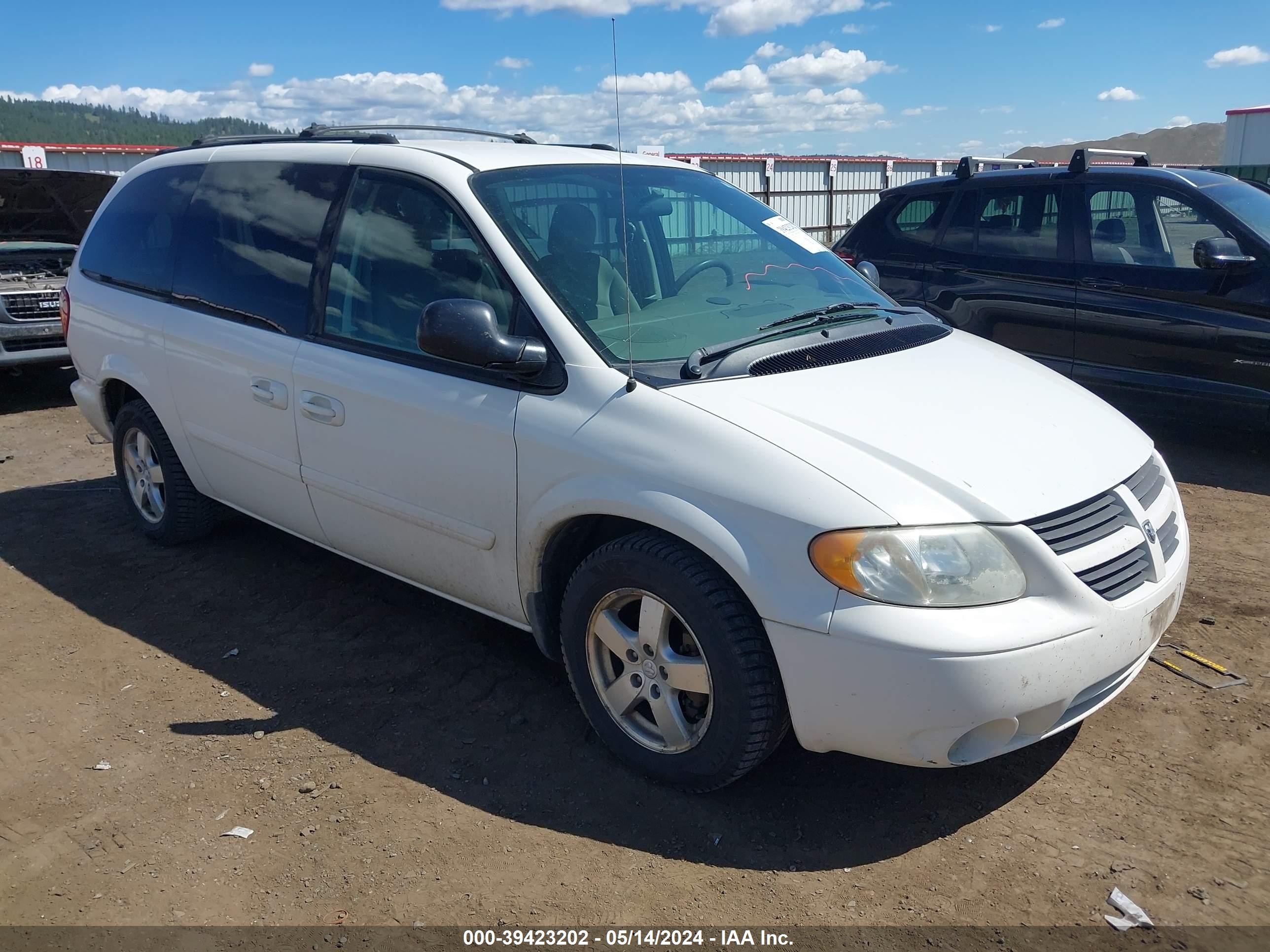 dodge caravan 2005 2d4gp44l75r248719