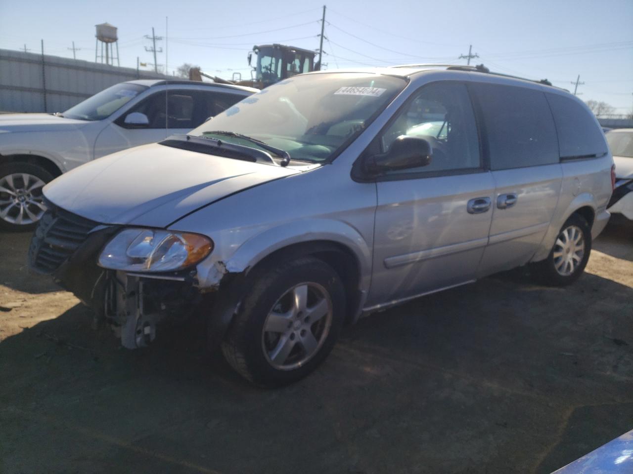 dodge caravan 2005 2d4gp44l85r409918