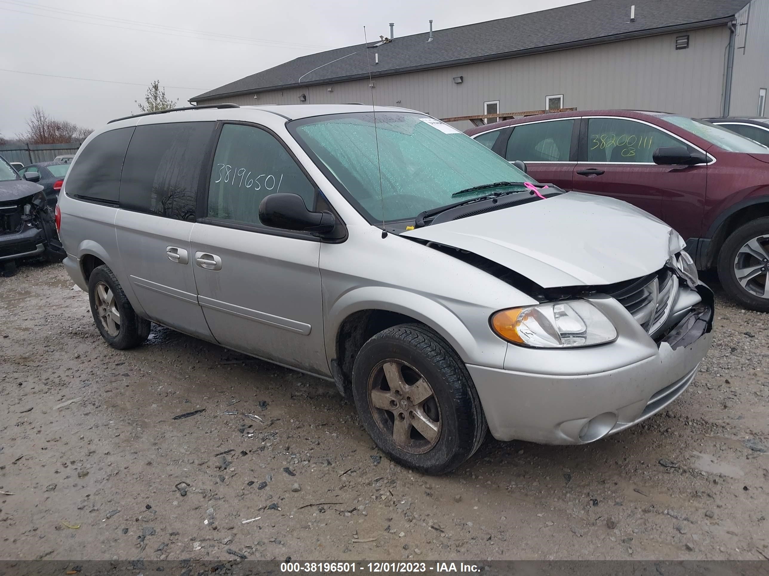 dodge caravan 2007 2d4gp44l87r121397