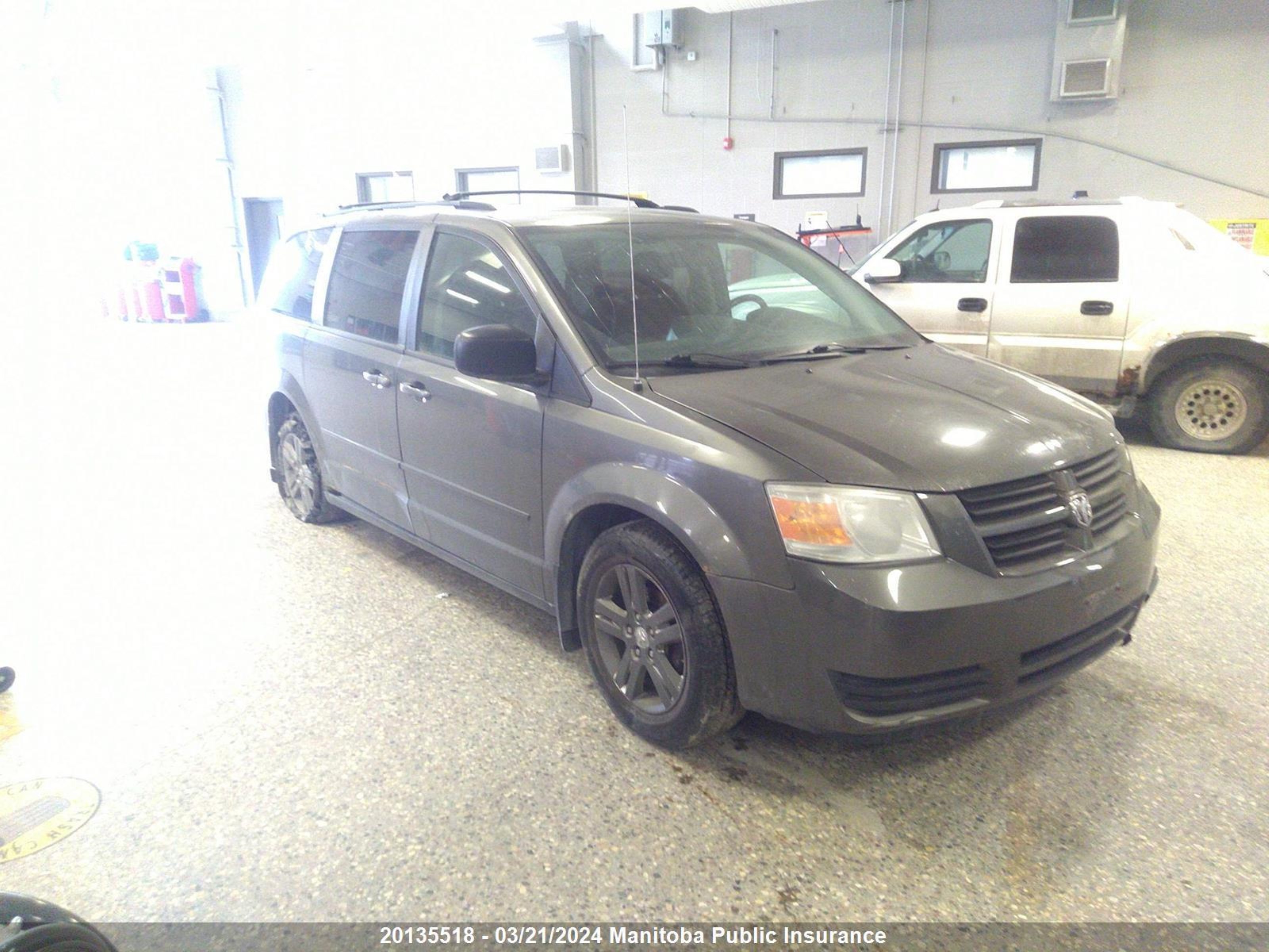 dodge caravan 2010 2d4rn4de6ar225121