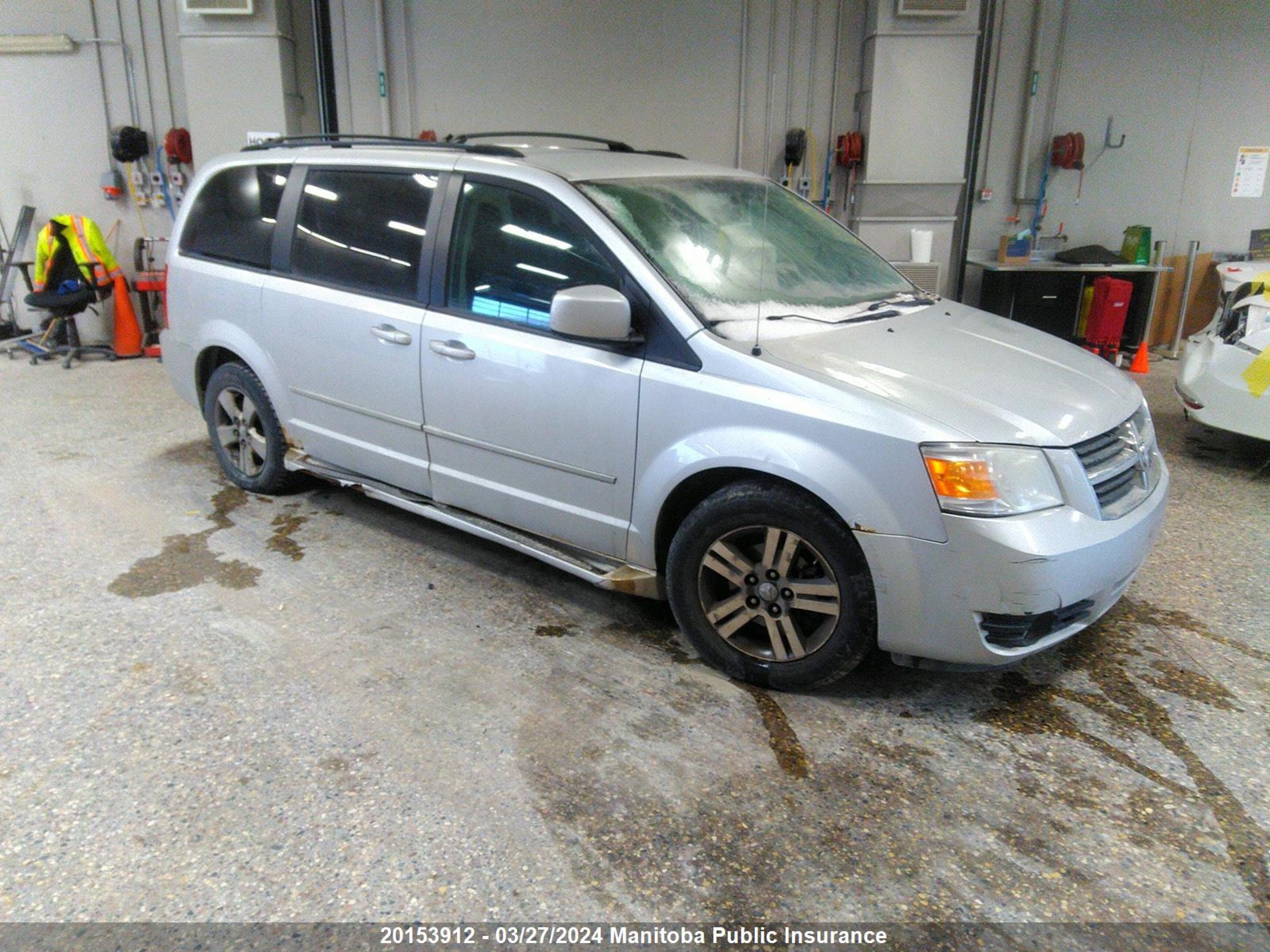 dodge caravan 2010 2d4rn4dx8ar194312