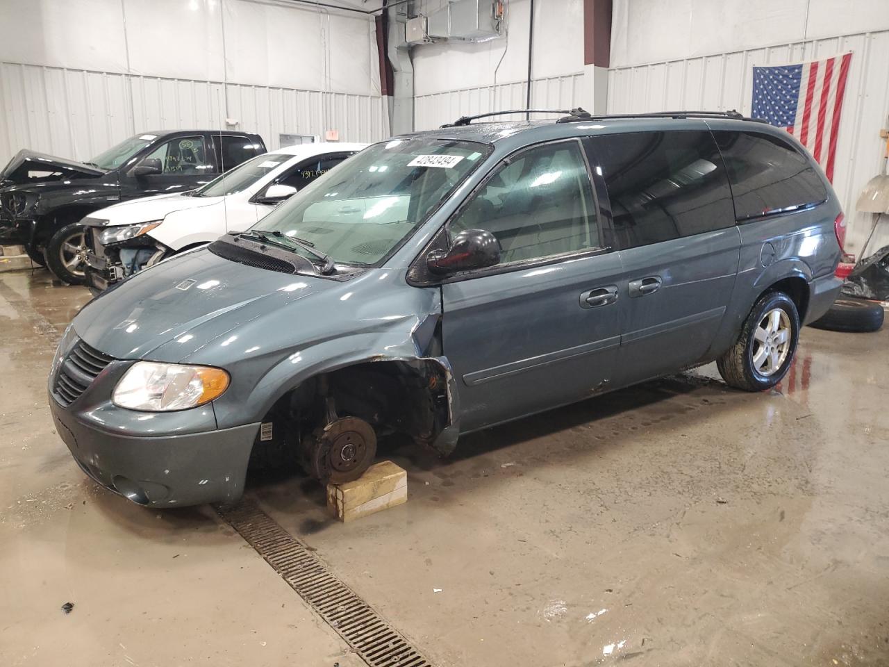 dodge caravan 2005 2d8gp44l65r149033