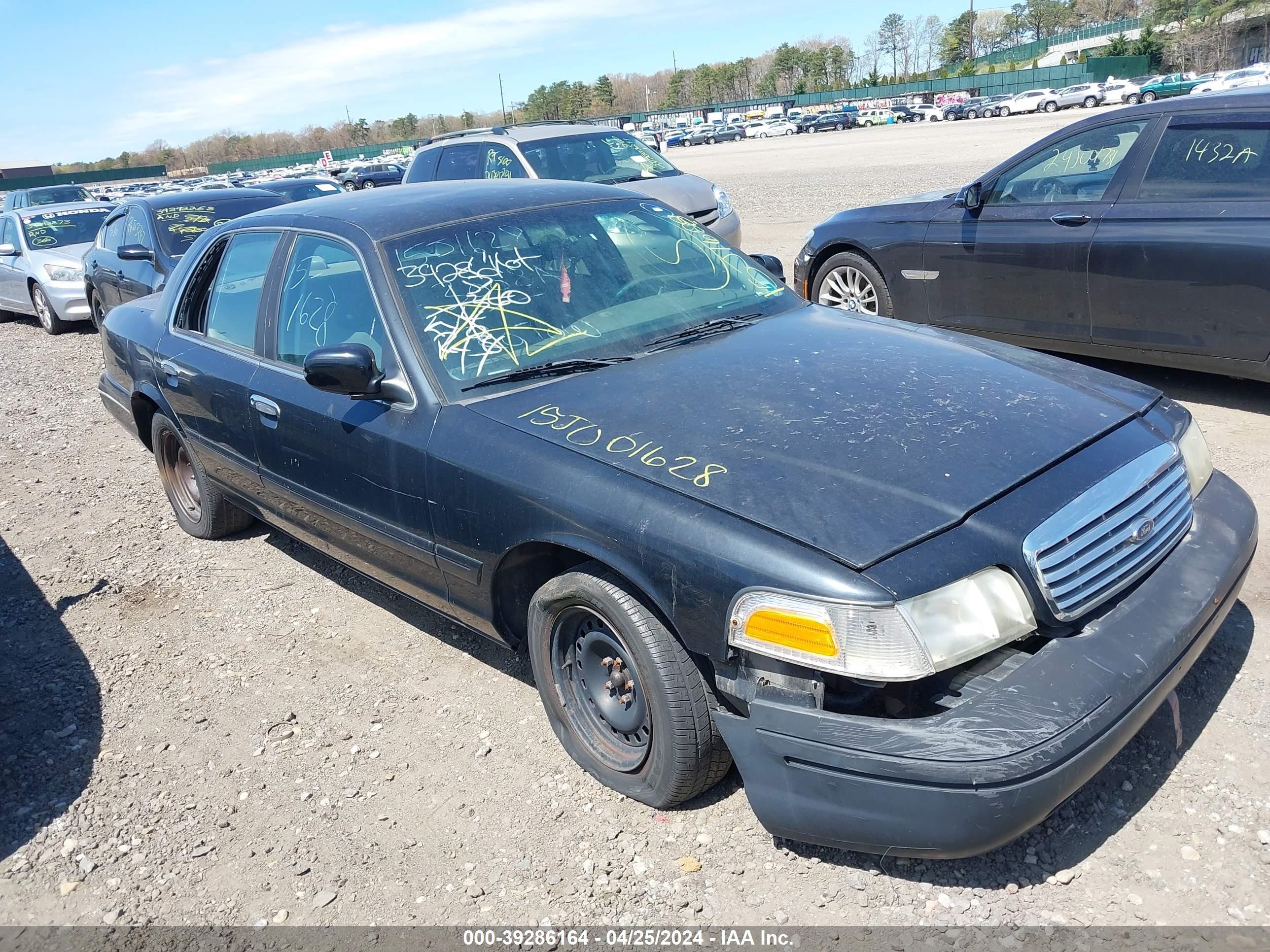 ford crown victoria 2002 2fafp71w72x144382