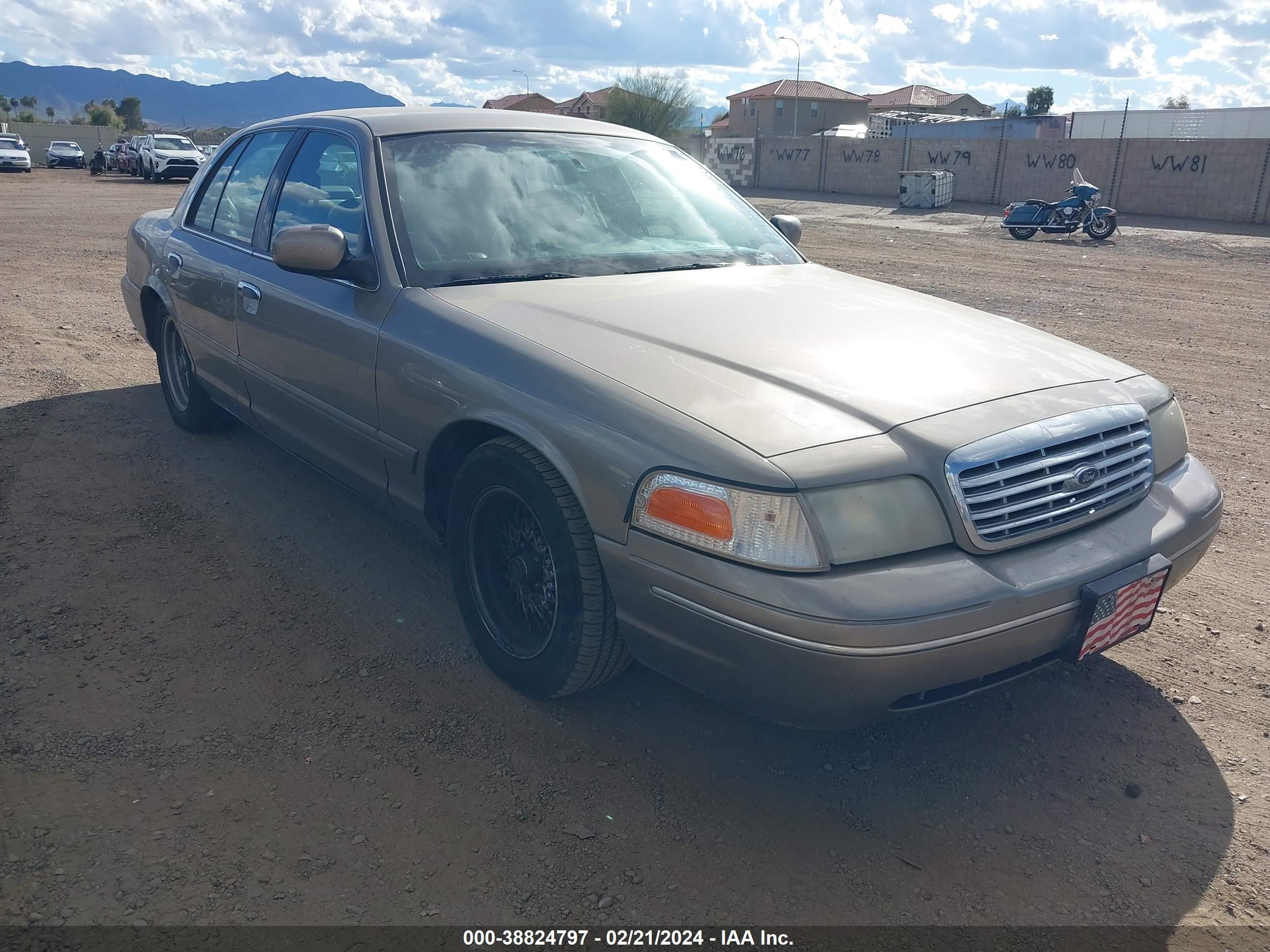 ford crown victoria 2001 2fafp74w01x127840