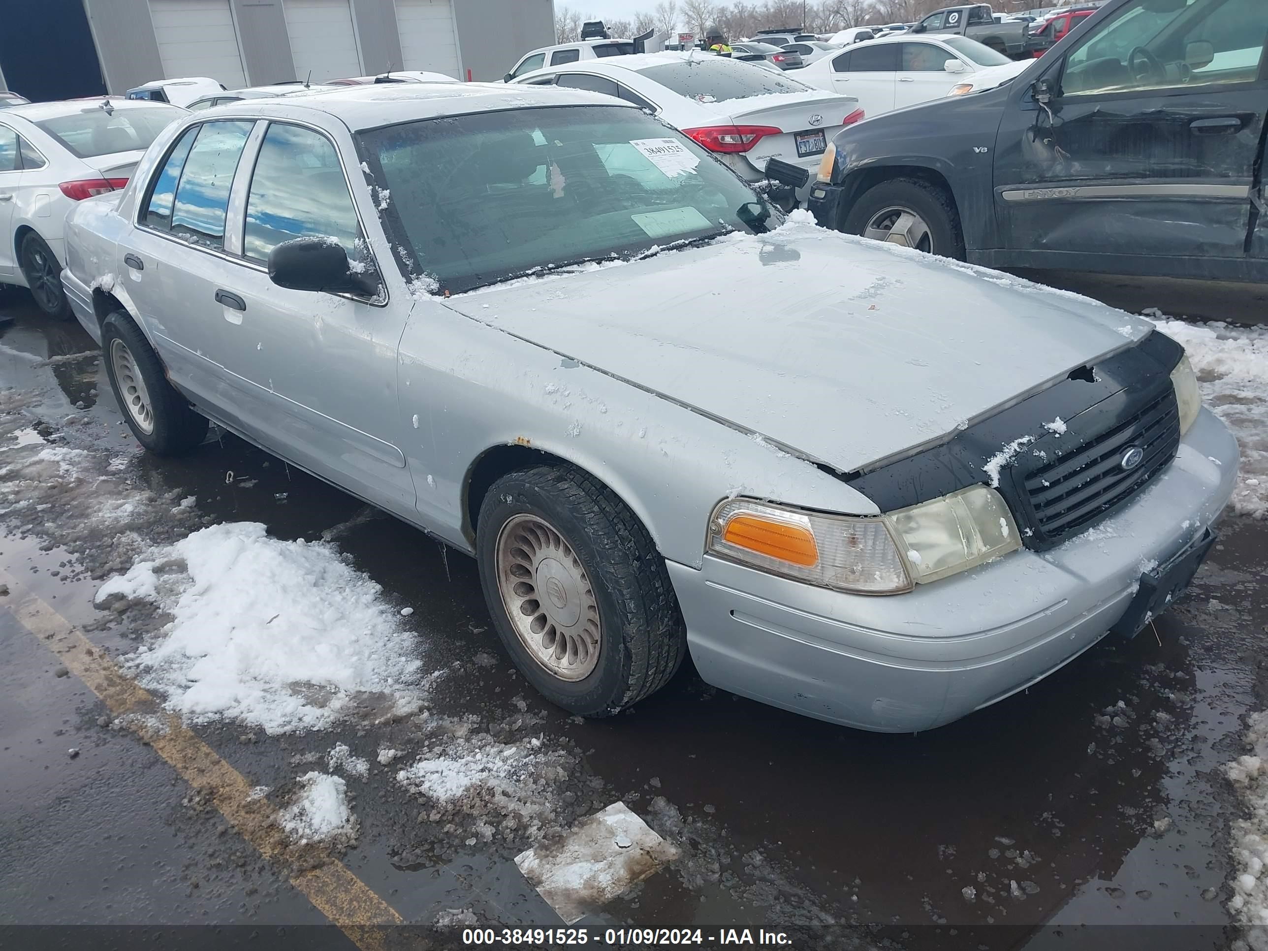 ford crown victoria 2003 2fahp71w83x206527