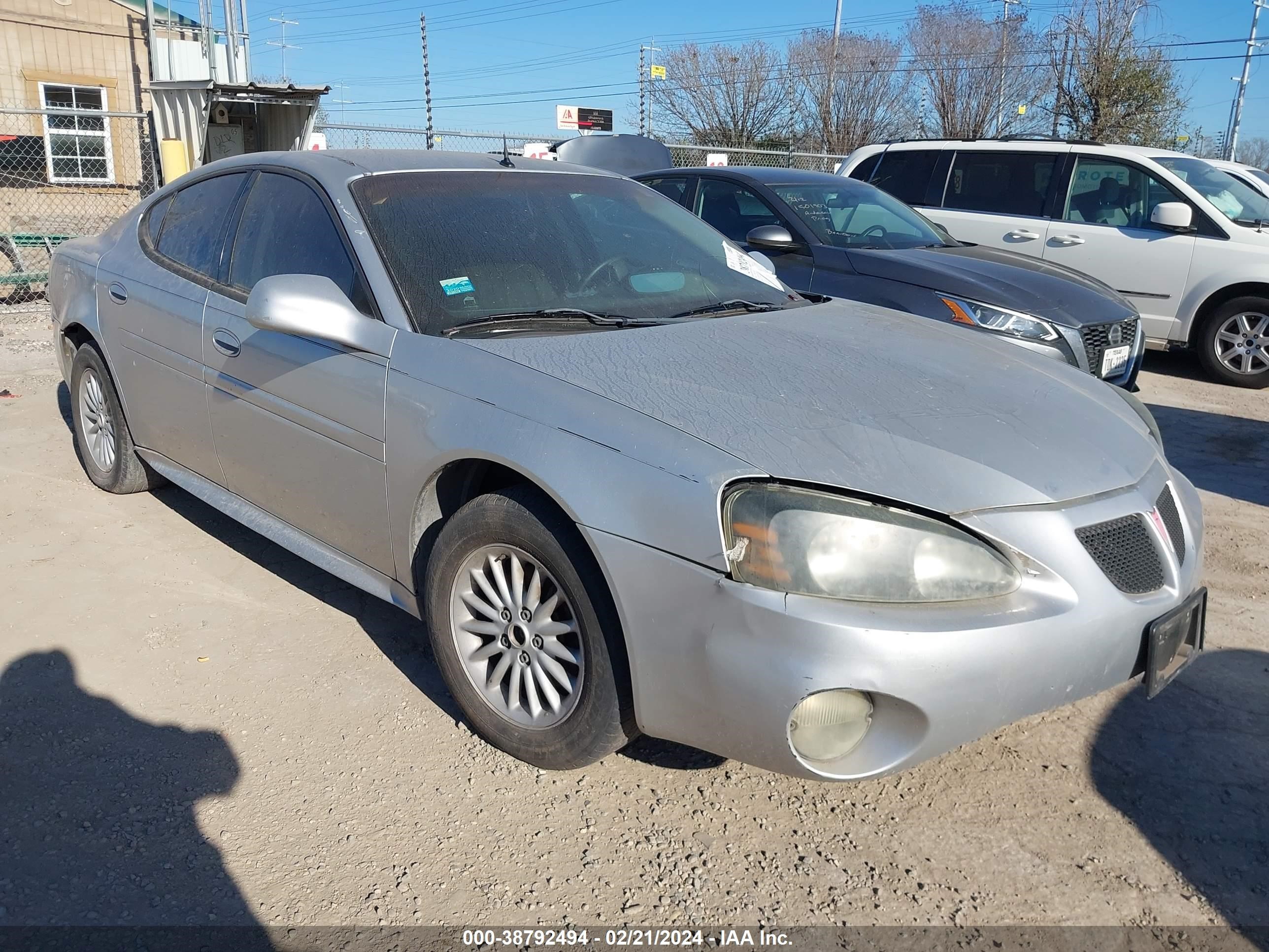 pontiac  2004 2g2wp522941318277