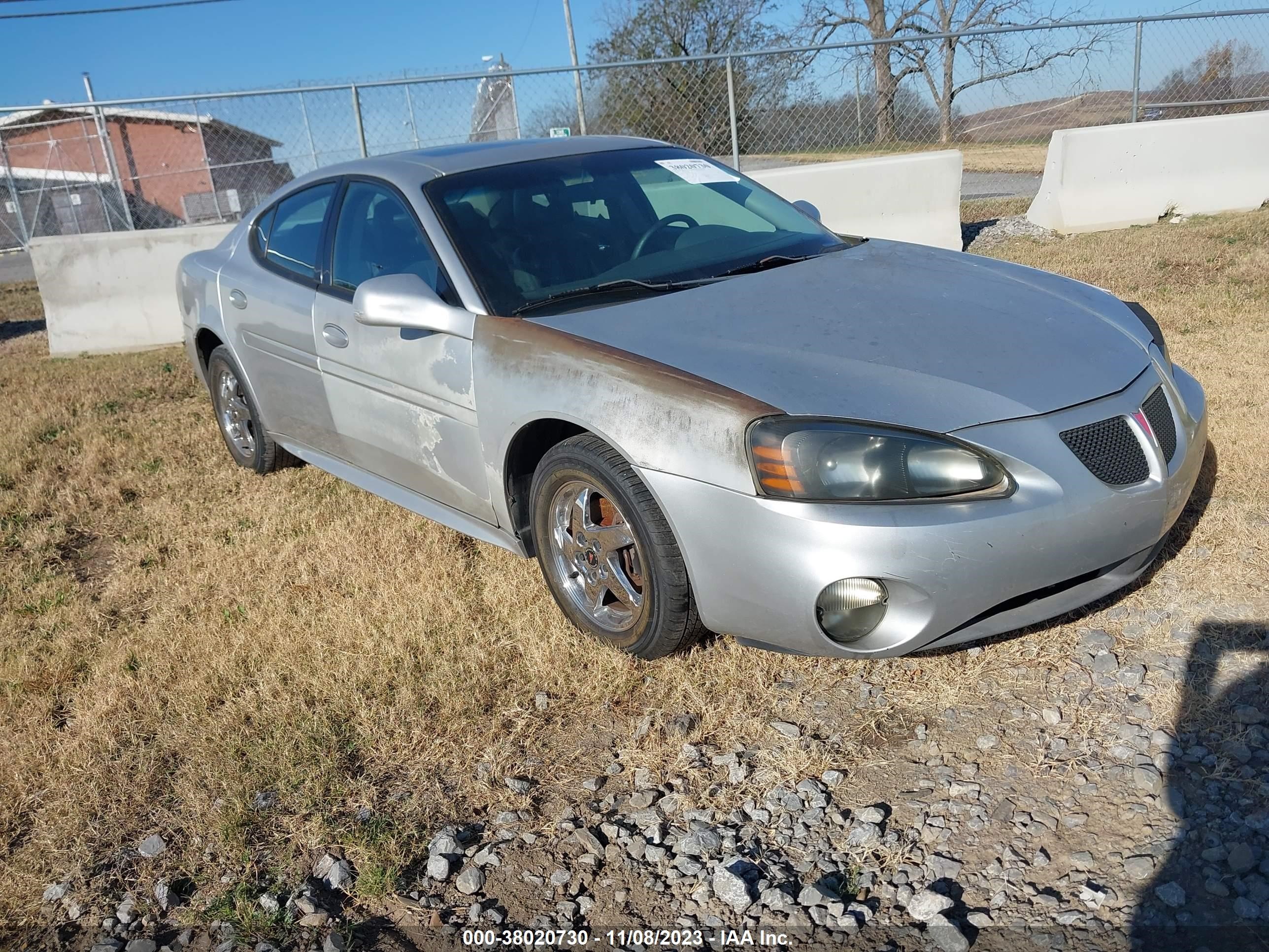 pontiac grand prix 2004 2g2ws522241108568