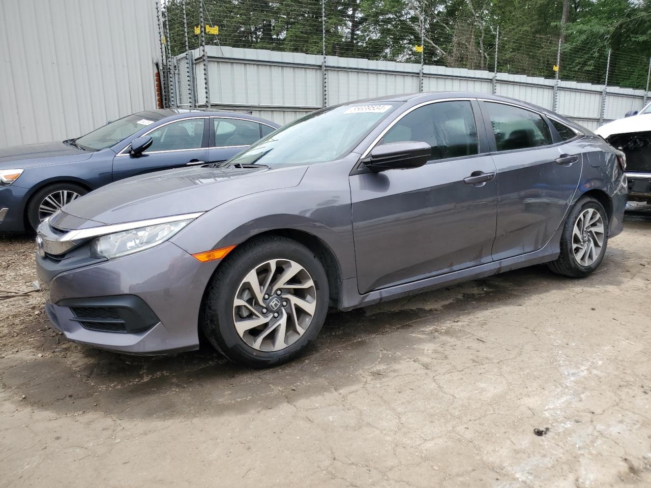 honda civic 2018 2hgfc2f7xjh588182