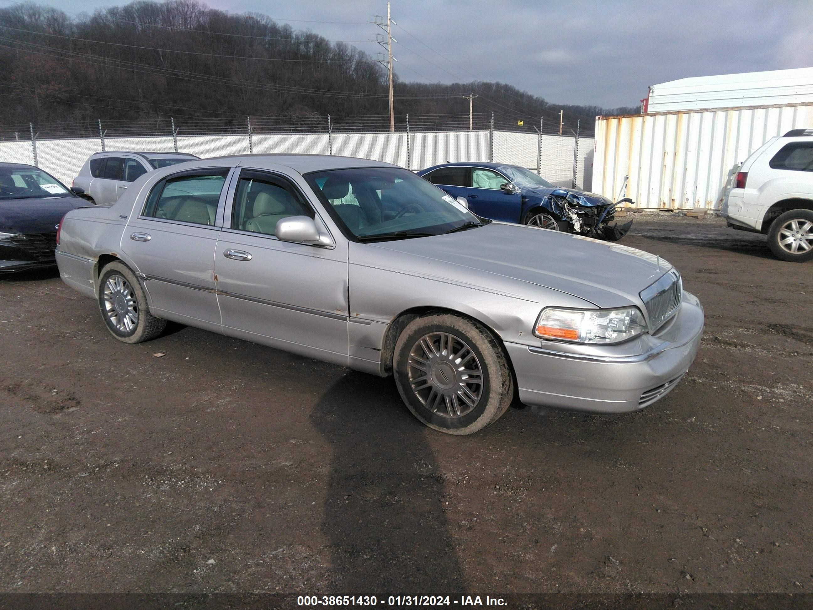 lincoln town car 2009 2lnhm82v49x601534