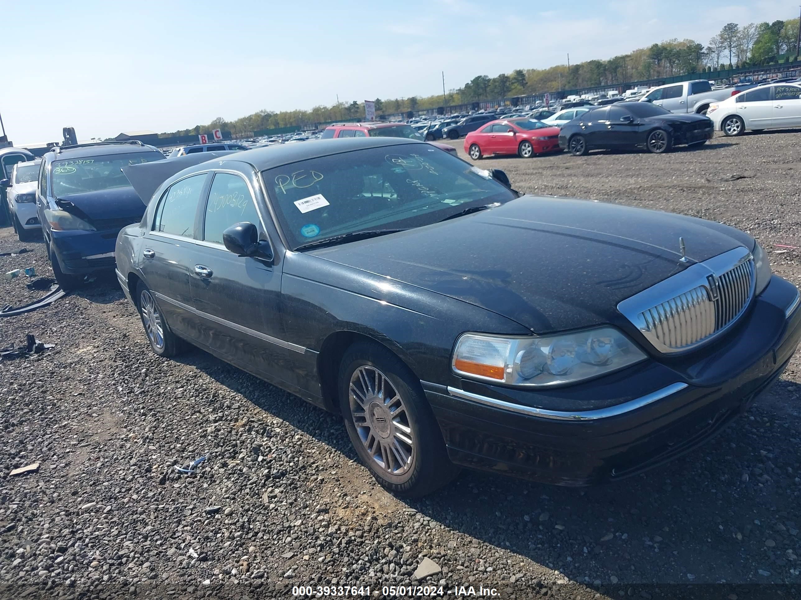 lincoln town car 2009 2lnhm82v89x617252